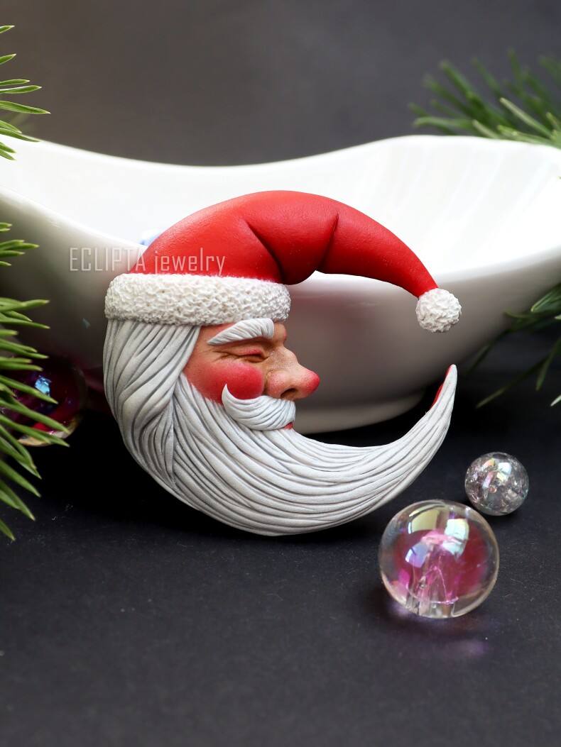 Брошь Дед Мороз из полимерной глины, подарок на Новый год, новогодний сувенир